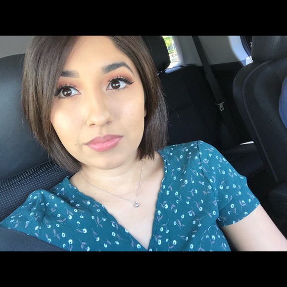 Meet your Posher, Tania - Picture 3 of 3